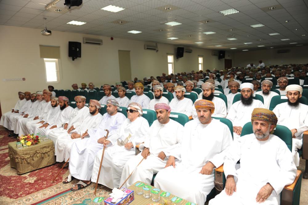 برعاية الجامعة.. المديريَّة العامَّة للتَّربية والتَّعليم بالمنطقة الدَّاخليَّة تحتفي بيومي المعلِّم والتَّربية