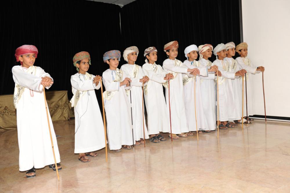\"الشَّهباء\" تحتضن احتفاء مدرسة إزكي للتَّعليم الأساسي بطلاب الصَّف الرَّابع الأساسي