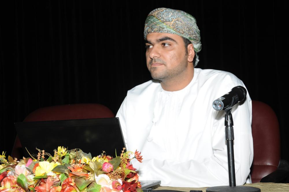 مركز التَّوجيه الوظيفي والتَّواصل مع الخريجين ينظِّم لقاءً توجيهيًّا لخرِّيجي الجامعة