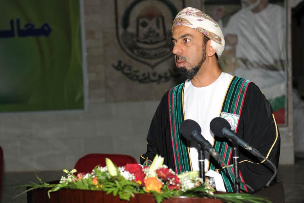 وزيرة التَّربية والتَّعليم ترعى حفل تخريج (1027) طالبًا وطالبةً من الدُّفعة الرَّابعة للجامعة