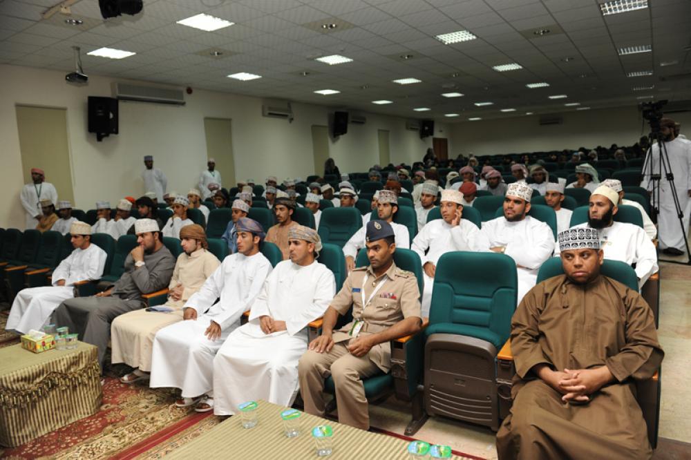 استدامةً للوعي والثَّروة البشريَّة... مركزُ التَّميُّز الطُّلابي يطلق في أمسيَّته الموسميَّة حملةً توعويَّةً للحدِّ من حوادث المرور