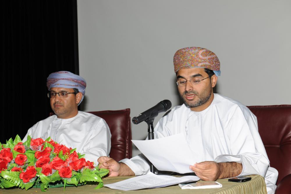 مركز الخليل بن أحمد الفراهيدي للدِّراسات العربيَّة يستضيف القاصّ والإعلامي سليمان المعمري في حوار \"قصَّتي مع القصَّة\"